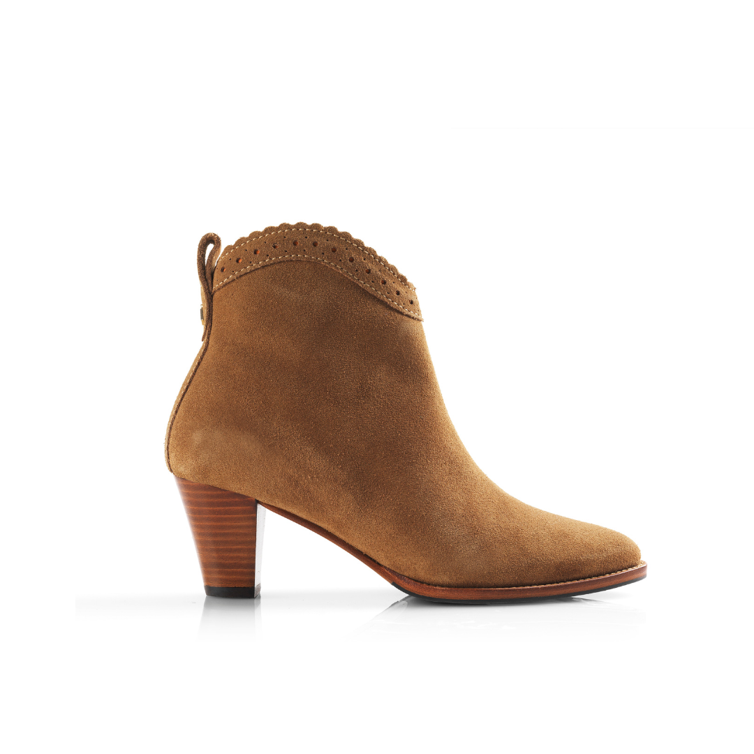 Regina (Sporting Fit) - Tan Suede